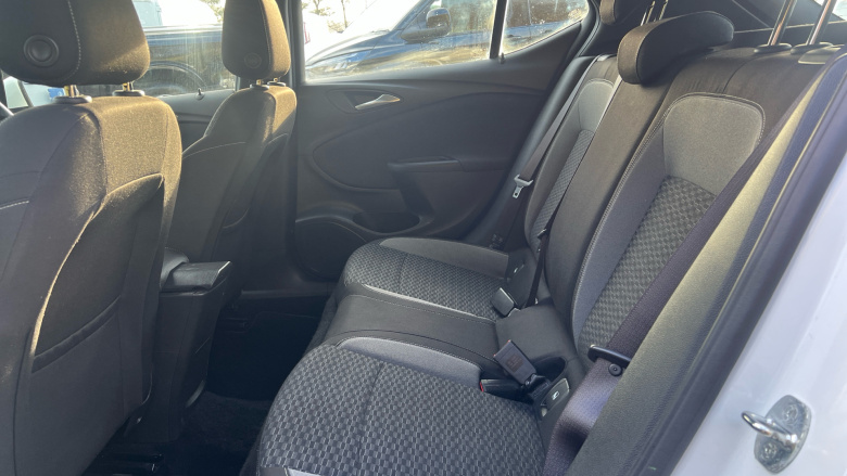 Vauxhall Astra 1.2 Turbo 145 SRi 5dr Petrol Hatchback